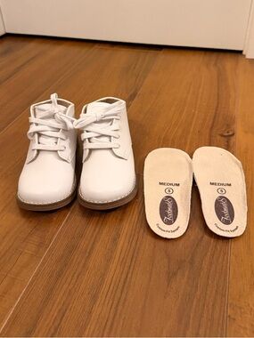 FOOTMATES Todd Lace-Up Leather Bootie